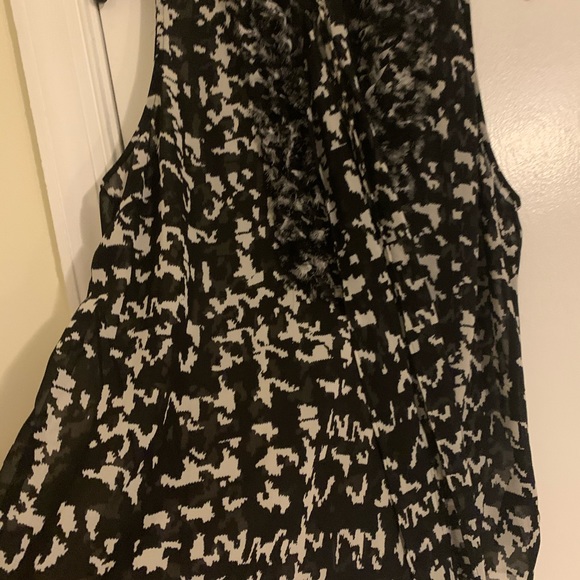 Perfect condition black sleeveless tank! - Picture 4 of 5